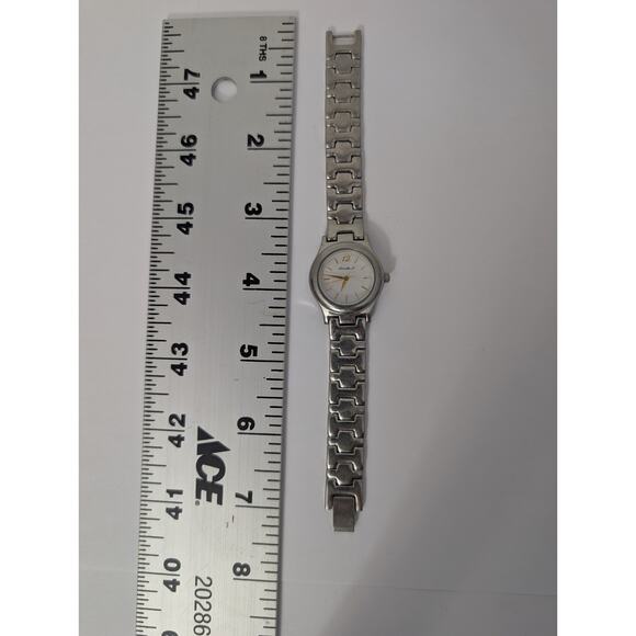Eddie Bauer Ladies Stainless Steel Watch 5 ATM Water Resist Miyota Japan Movt - Picture 6 of 6